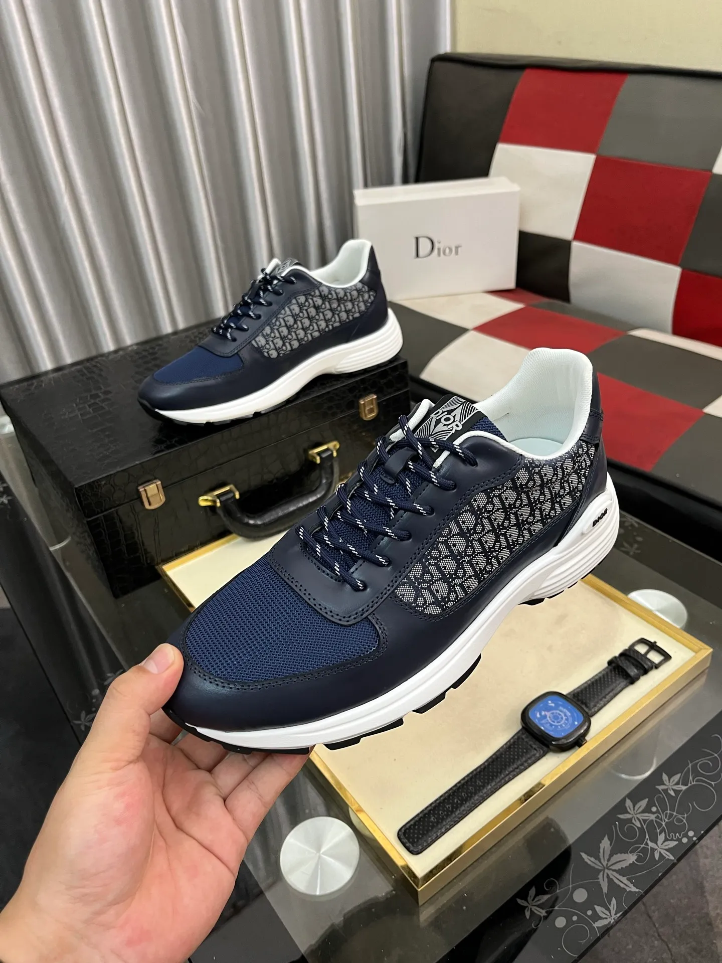 Men's shoes 💰440⌚️⌚️[Dior] The toe is designed to be a bit wider, and the upper foot comfort is perfect. The threads are beautiful, and it fits the pants perfectly. Decorated with various classic details, it is an ideal choice for daily styling. It can be matched with various casual items to create exquisite looks. Fabric: First-layer cowhide/lining sheepskin TPU original outsole Size: 38-444️⃣Colors available